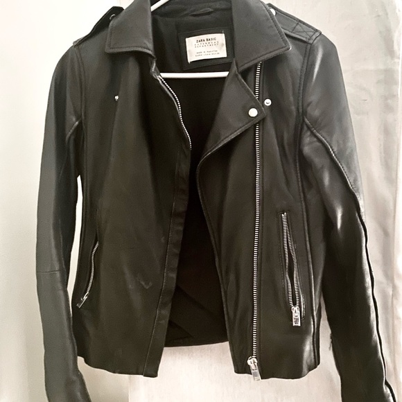 🤍HP🤍 Zara Asymmetrical Moto Jacket. Genuine Leather. Size S/M - Picture 2 of 7